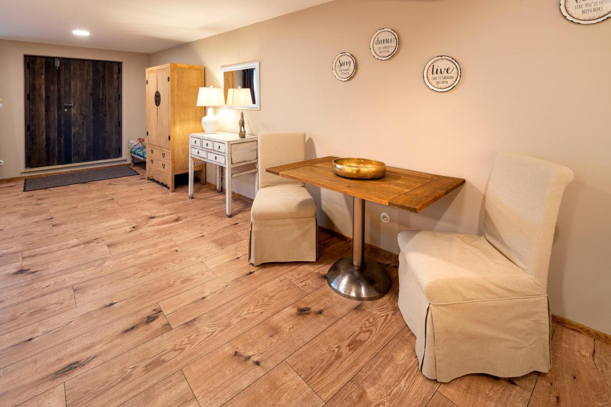Prague West - Studio Chyne Terrace Bagian luar foto